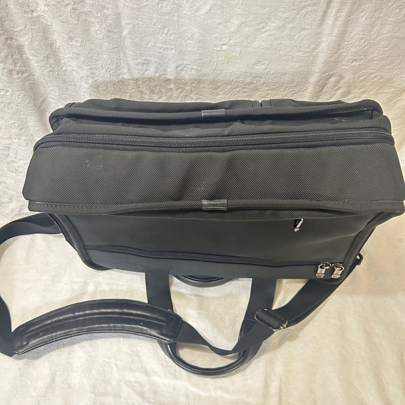 Tumi Black Men's Briefcase with Shoulder Strap - Picture 7 of 12